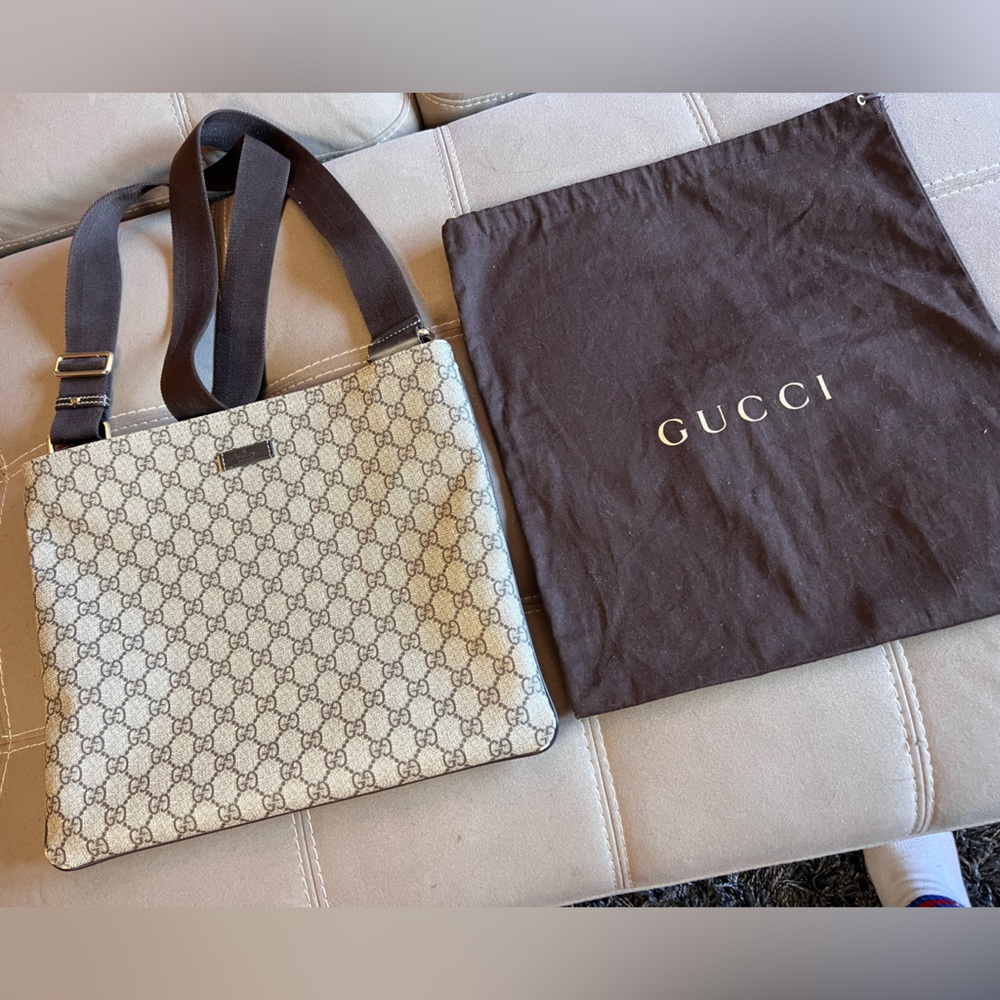 Gucci messenger bag